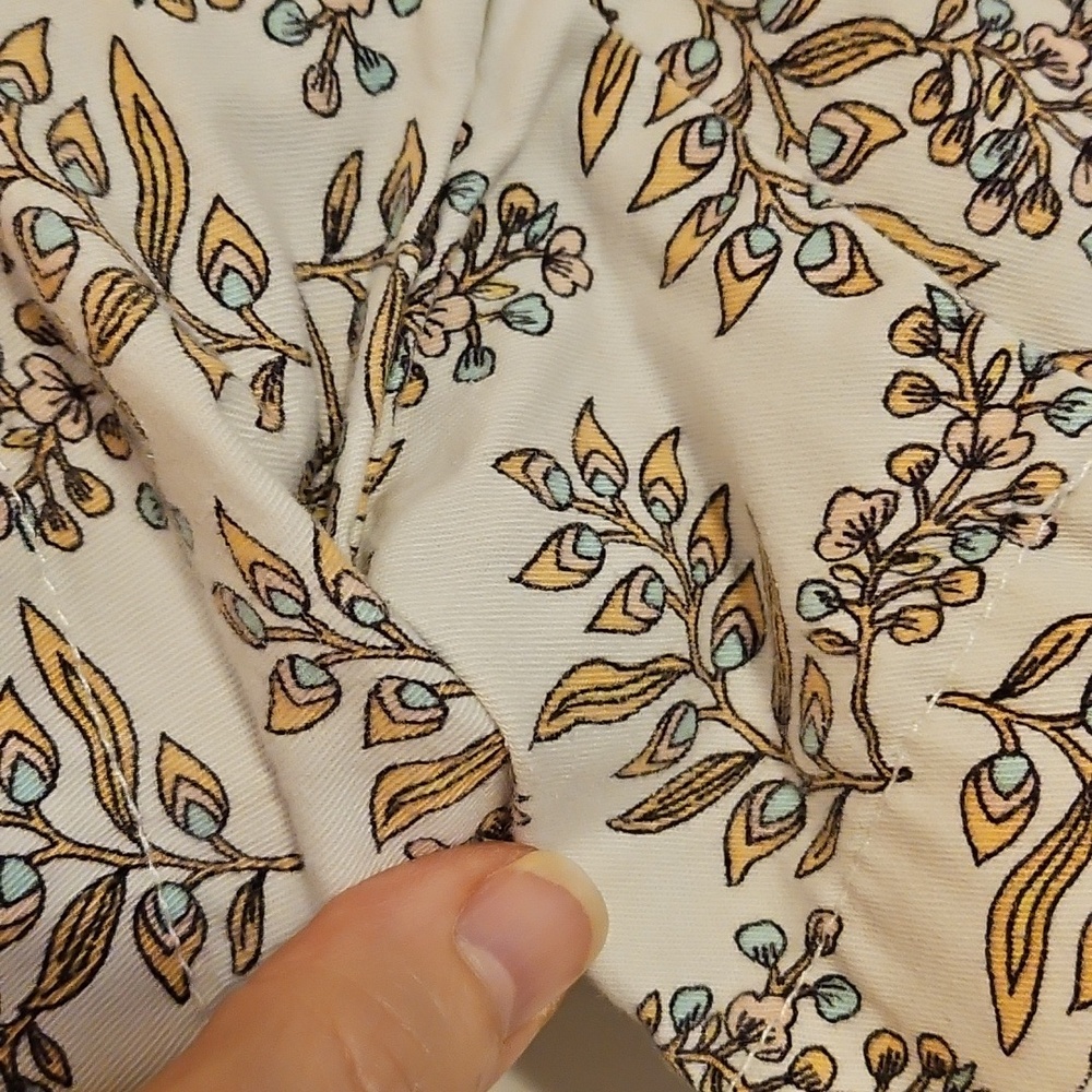 Loft Outlet Cream Print Shirts 4 Inch Inseam - Picture 3 of 15